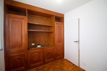 Casa à venda com 290m², 5 quartos e 2 vagas Casa à venda com 290m², 5 quartos e 2 vagasQuarto