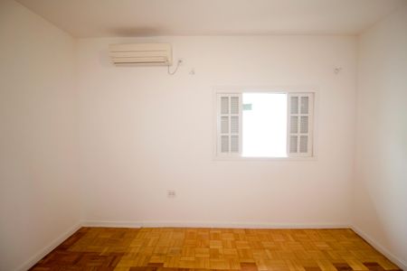 Casa à venda com 290m², 5 quartos e 2 vagas Casa à venda com 290m², 5 quartos e 2 vagasQuarto 3