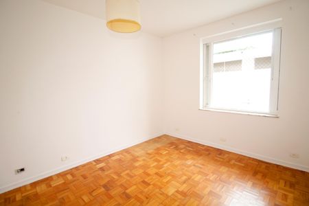 Casa à venda com 290m², 5 quartos e 2 vagas Casa à venda com 290m², 5 quartos e 2 vagasQuarto 3