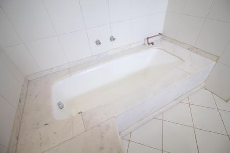 Casa à venda com 290m², 5 quartos e 2 vagas Casa à venda com 290m², 5 quartos e 2 vagasBanheiro da Suíte