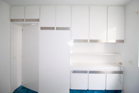 Casa à venda com 290m², 5 quartos e 2 vagas Casa à venda com 290m², 5 quartos e 2 vagasCozinha