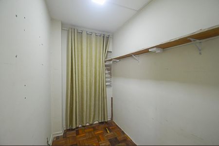 Apartamento à venda com 66m², 2 quartos e 2 vagas Apartamento à venda com 66m², 2 quartos e 2 vagasCloset do quarto