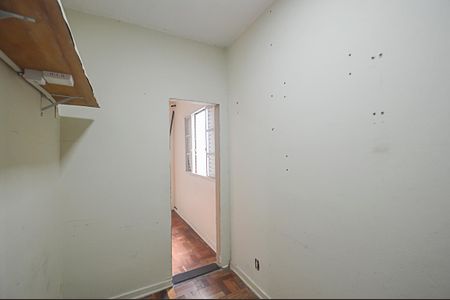 Apartamento à venda com 66m², 2 quartos e 2 vagas Apartamento à venda com 66m², 2 quartos e 2 vagasCloset do quarto