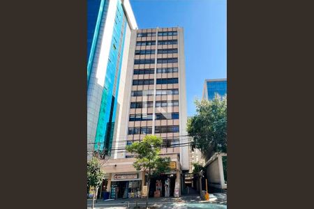 Apartamento para alugar com 120m², 3 quartos e 1 vaga Apartamento para alugar com 120m², 3 quartos e 1 vagaFachada