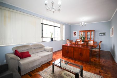 Apartamento para alugar com 120m², 3 quartos e 1 vaga Apartamento para alugar com 120m², 3 quartos e 1 vagaSala