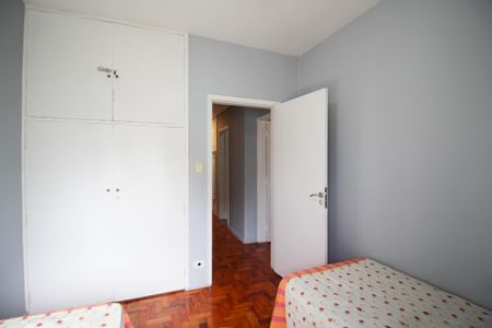 Apartamento para alugar com 120m², 3 quartos e 1 vaga Apartamento para alugar com 120m², 3 quartos e 1 vagaQuarto