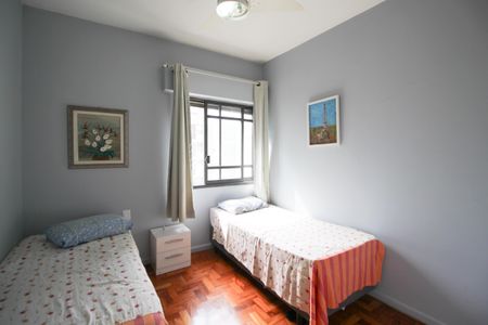 Apartamento para alugar com 120m², 3 quartos e 1 vaga Apartamento para alugar com 120m², 3 quartos e 1 vagaQuarto