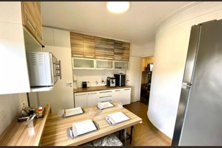 Apartamento à venda com 244m², 4 quartos e 2 vagas