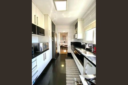 Apartamento à venda com 244m², 4 quartos e 2 vagas