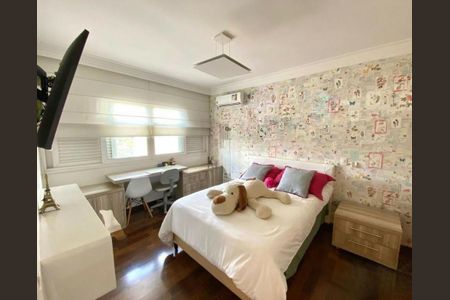 Apartamento à venda com 244m², 4 quartos e 2 vagas