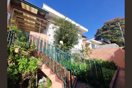 Casa à venda com 250m², 3 quartos e 3 vagas