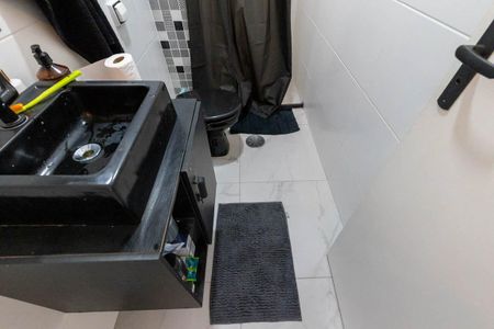 Apartamento à venda com 55m², 2 quartos e 1 vaga Apartamento à venda com 55m², 2 quartos e 1 vagaBanheiro