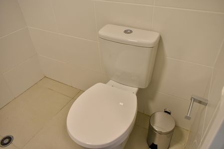 Studio à venda com 27m², 0 quarto e sem vaga Studio à venda com 27m², 0 quarto e sem vagaStudio Banheiro