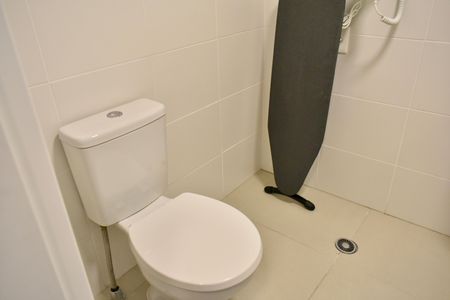 Studio à venda com 27m², 1 quarto e sem vaga Studio à venda com 27m², 1 quarto e sem vagaStudio Banheiro