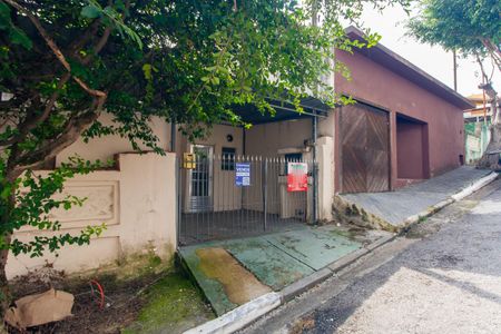 Casa à venda com 410m², 2 quartos e 1 vaga Casa à venda com 410m², 2 quartos e 1 vagaFachada