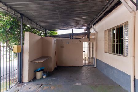 Casa à venda com 410m², 2 quartos e 1 vaga Casa à venda com 410m², 2 quartos e 1 vagaGaragem