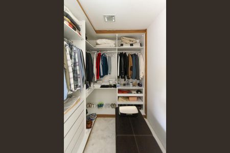 Apartamento para alugar com 380m², 4 quartos e 6 vagas Apartamento para alugar com 380m², 4 quartos e 6 vagasCloser da Suite 04