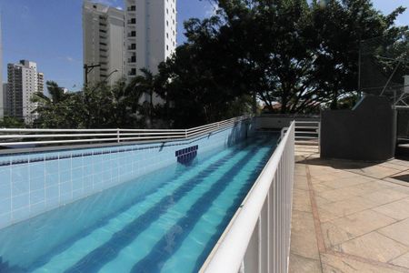 Apartamento para alugar com 380m², 4 quartos e 6 vagas Apartamento para alugar com 380m², 4 quartos e 6 vagasÁrea comum - Piscina