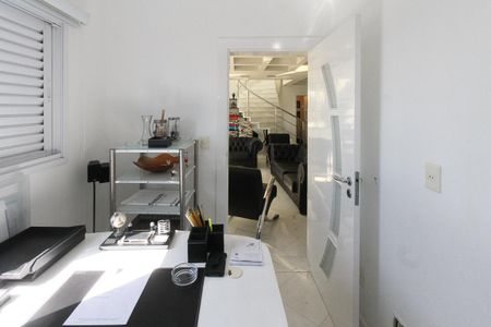 Apartamento para alugar com 380m², 4 quartos e 6 vagas Apartamento para alugar com 380m², 4 quartos e 6 vagasEscritório