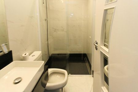 Apartamento para alugar com 380m², 4 quartos e 6 vagas Apartamento para alugar com 380m², 4 quartos e 6 vagasBanheiro da Suite 02