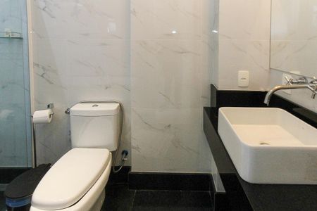 Apartamento para alugar com 380m², 4 quartos e 6 vagas Apartamento para alugar com 380m², 4 quartos e 6 vagasBanheiro da Suite
