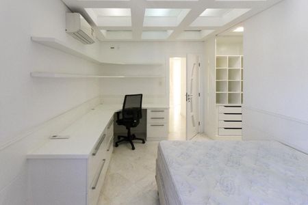 Apartamento para alugar com 380m², 4 quartos e 6 vagas Apartamento para alugar com 380m², 4 quartos e 6 vagasSuite