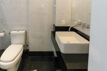 Apartamento para alugar com 380m², 4 quartos e 6 vagas Apartamento para alugar com 380m², 4 quartos e 6 vagasBanheiro da Suite