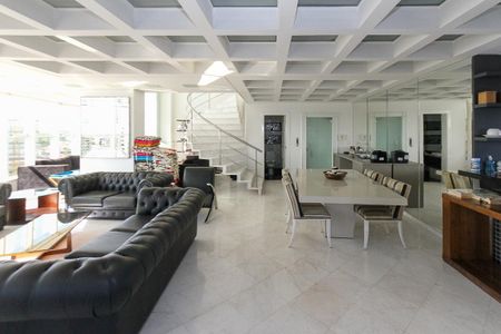 Apartamento para alugar com 380m², 4 quartos e 6 vagas Apartamento para alugar com 380m², 4 quartos e 6 vagasSala