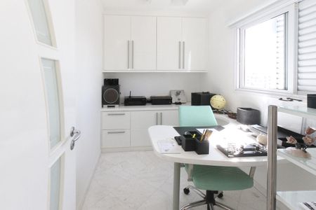 Apartamento para alugar com 380m², 4 quartos e 6 vagas Apartamento para alugar com 380m², 4 quartos e 6 vagasEscritório