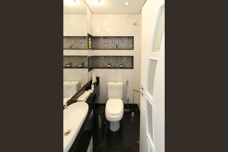 Apartamento para alugar com 380m², 4 quartos e 6 vagas Apartamento para alugar com 380m², 4 quartos e 6 vagasLavabo