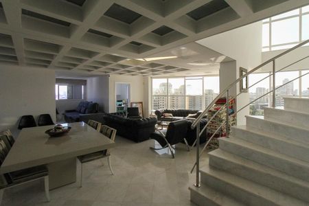 Apartamento para alugar com 380m², 4 quartos e 6 vagas Apartamento para alugar com 380m², 4 quartos e 6 vagasSala