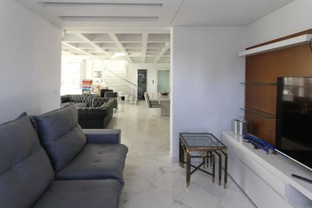 Apartamento para alugar com 380m², 4 quartos e 6 vagas Apartamento para alugar com 380m², 4 quartos e 6 vagasSala