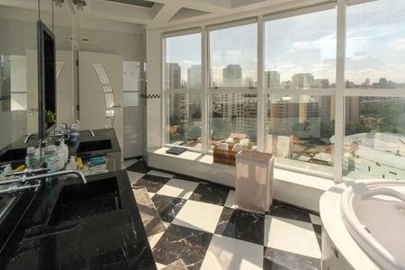 Apartamento para alugar com 380m², 4 quartos e 6 vagas Apartamento para alugar com 380m², 4 quartos e 6 vagasBanheiro da Suite 04