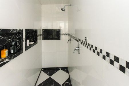 Apartamento para alugar com 380m², 4 quartos e 6 vagas Apartamento para alugar com 380m², 4 quartos e 6 vagasBanheiro da Suite 04