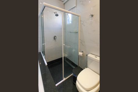 Apartamento para alugar com 380m², 4 quartos e 6 vagas Apartamento para alugar com 380m², 4 quartos e 6 vagasBanheiro da Suite