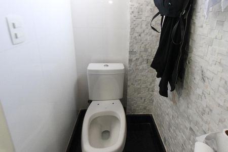 Apartamento para alugar com 380m², 4 quartos e 6 vagas Apartamento para alugar com 380m², 4 quartos e 6 vagasBanheiro de Serviço