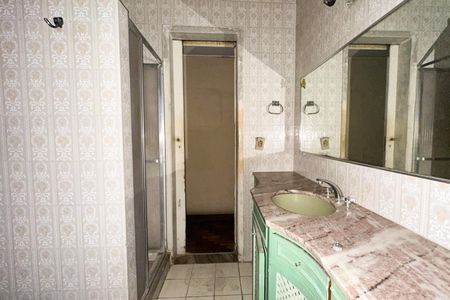 Apartamento à venda com 155m², 4 quartos e 1 vaga Apartamento à venda com 155m², 4 quartos e 1 vagaBanheiro Social