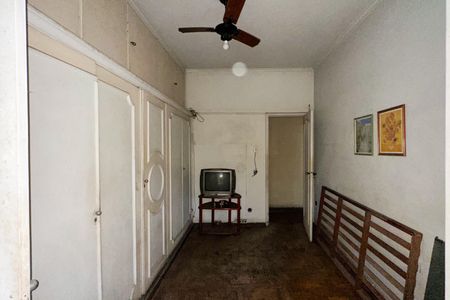 Apartamento à venda com 155m², 4 quartos e 1 vaga Apartamento à venda com 155m², 4 quartos e 1 vagaQuarto 01