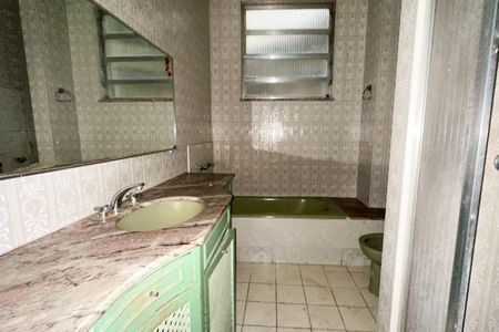 Apartamento à venda com 155m², 4 quartos e 1 vaga Apartamento à venda com 155m², 4 quartos e 1 vagaBanheiro Social