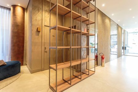 Studio para alugar com 61m², 1 quarto e sem vaga Studio para alugar com 61m², 1 quarto e sem vagaHall social