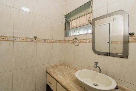 Casa à venda com 330m², 4 quartos e 4 vagas Casa à venda com 330m², 4 quartos e 4 vagasBanheiro