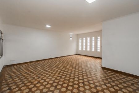 Casa à venda com 330m², 4 quartos e 4 vagas Casa à venda com 330m², 4 quartos e 4 vagasSala