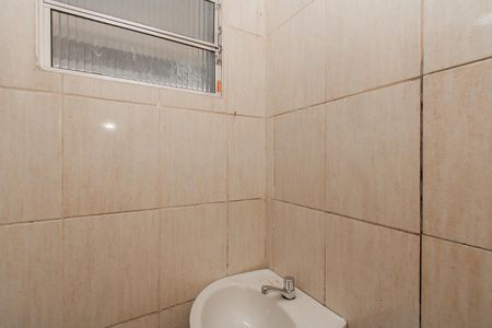 Casa à venda com 330m², 4 quartos e 4 vagas Casa à venda com 330m², 4 quartos e 4 vagasBanheiro de serviço