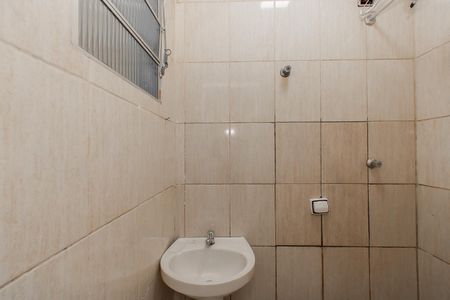 Casa à venda com 330m², 4 quartos e 4 vagas Casa à venda com 330m², 4 quartos e 4 vagasBanheiro de serviço