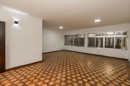 Casa à venda com 330m², 4 quartos e 4 vagas Casa à venda com 330m², 4 quartos e 4 vagasSala