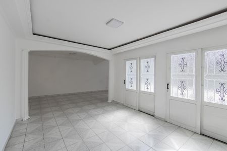 Casa à venda com 330m², 4 quartos e 4 vagas Casa à venda com 330m², 4 quartos e 4 vagasÁrea comum