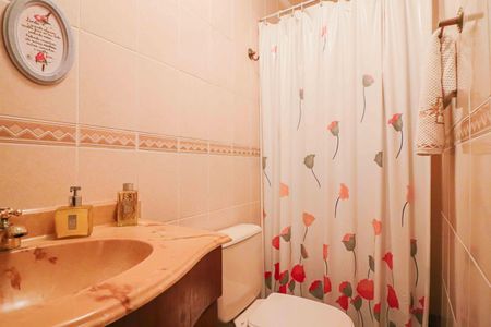 Casa para alugar com 218m², 3 quartos e 2 vagas Casa para alugar com 218m², 3 quartos e 2 vagasBanheiro da Suíte 1