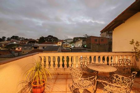 Casa para alugar com 218m², 3 quartos e 2 vagas Casa para alugar com 218m², 3 quartos e 2 vagasVaranda da Suíte 2