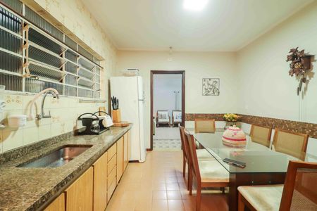 Casa para alugar com 218m², 3 quartos e 2 vagas Casa para alugar com 218m², 3 quartos e 2 vagasCozinha