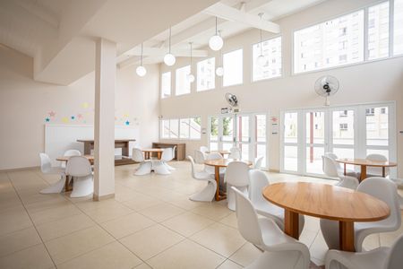 Apartamento para alugar com 72m², 2 quartos e 1 vaga Apartamento para alugar com 72m², 2 quartos e 1 vagaÁrea comum - Salão de festas